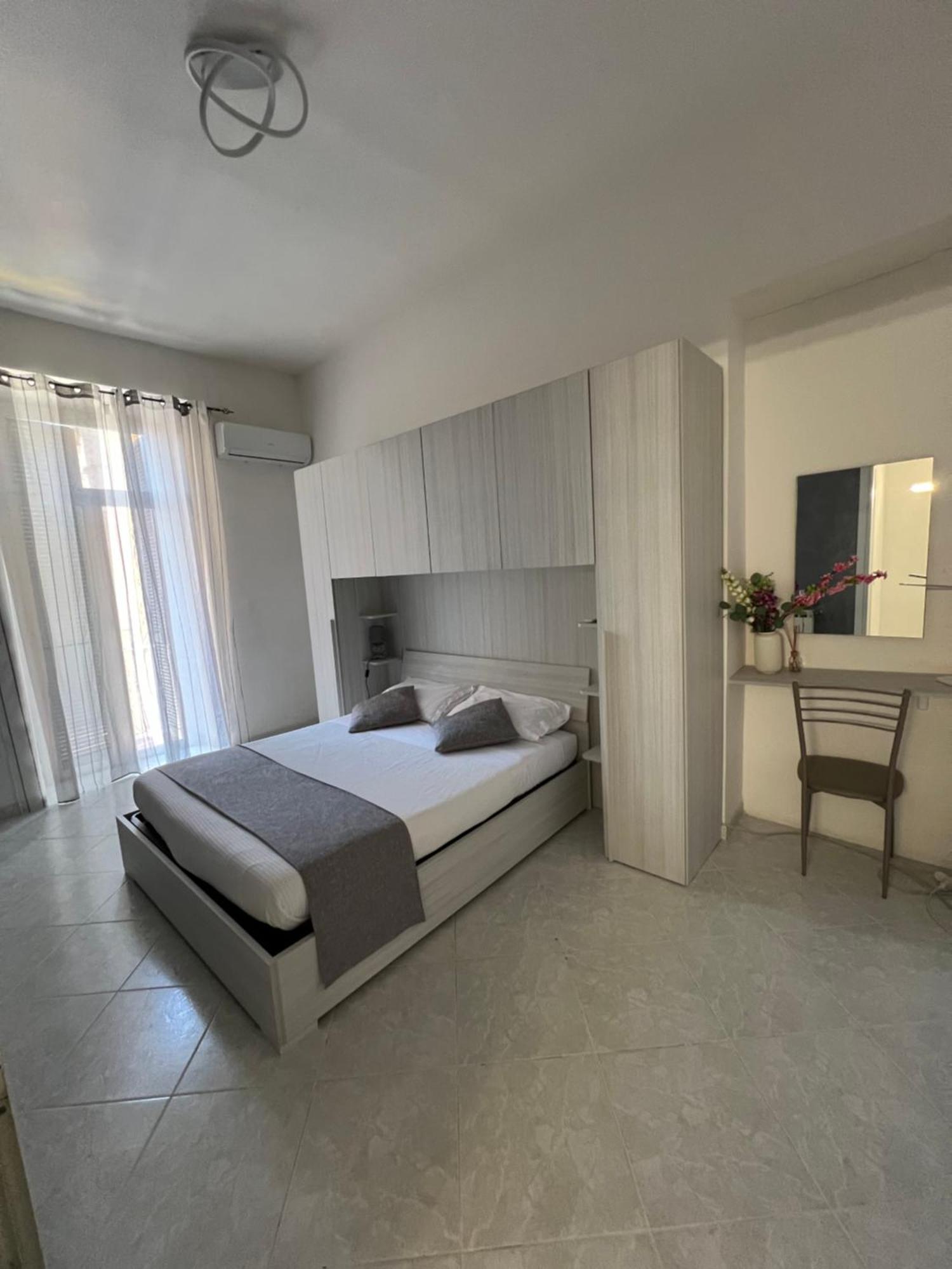 Port House Apartman Civitavecchia Kültér fotó